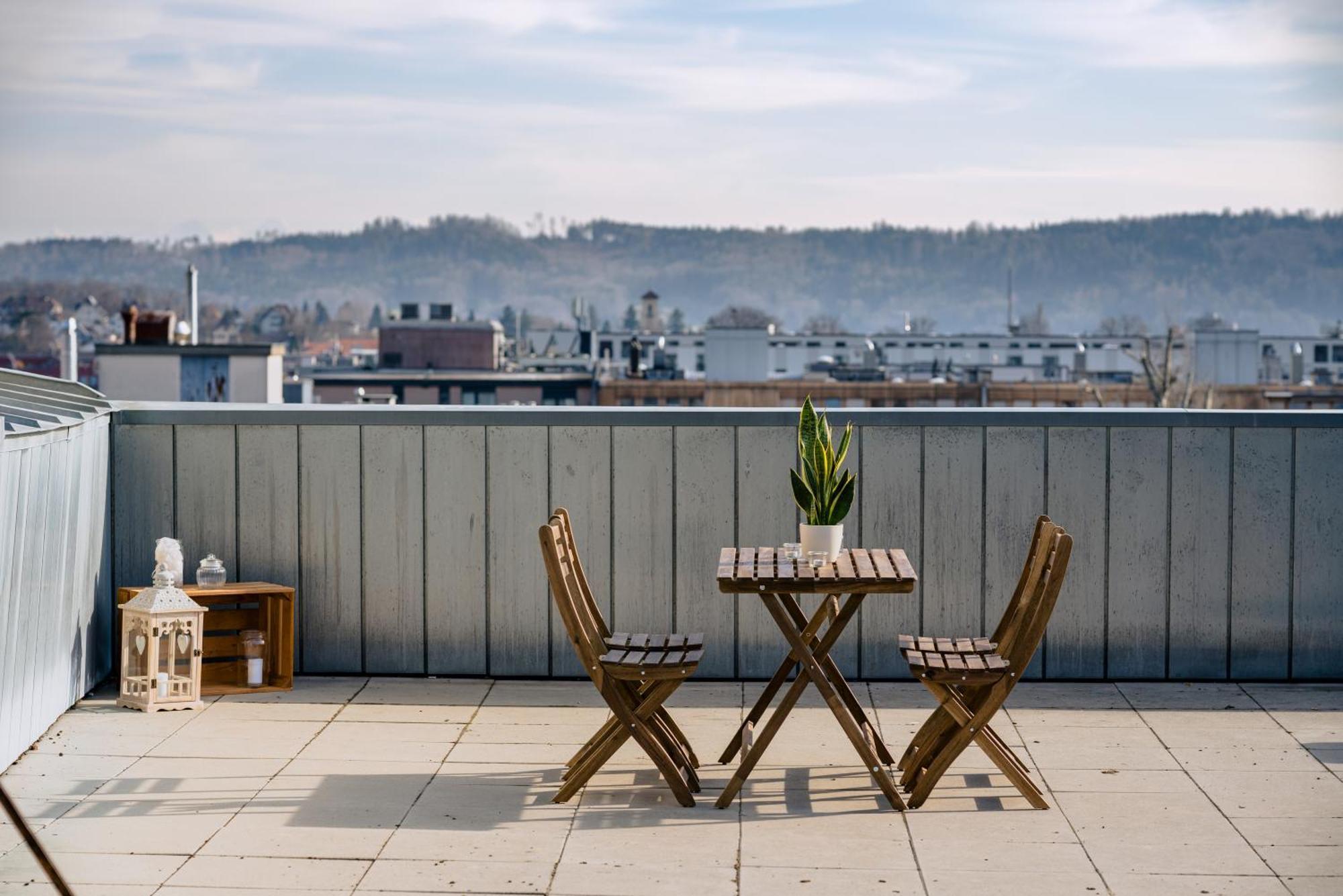 City Apartment With Rooftop Terrace Biel Buitenkant foto